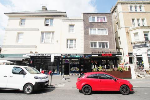 2 bedroom flat to rent, The Drive, Hove BN3