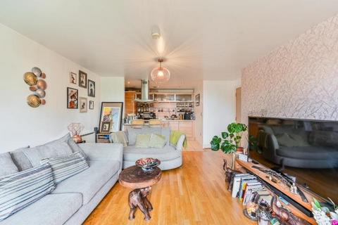 2 bedroom flat for sale, Oyster Wharf, 18 Lombard Road, London, SW11