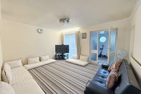 3 bedroom terraced house for sale, Chichester Way, FELTHAM TW14