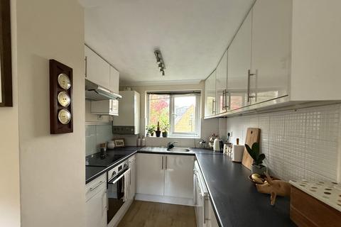 1 bedroom apartment to rent, Waterman Way, London, E1W