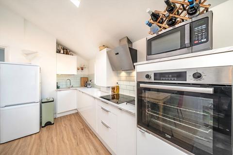 2 bedroom flat for sale, Mirabel Road, London SW6