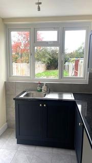 3 bedroom end of terrace house to rent, Western Avenue, Dagenham RM10