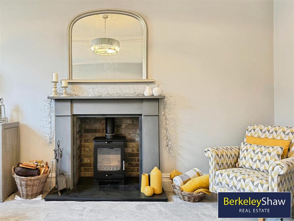 Front Lounge