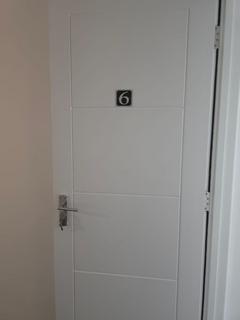 1 bedroom in a house share to rent, Mariner Street, Swansea SA1