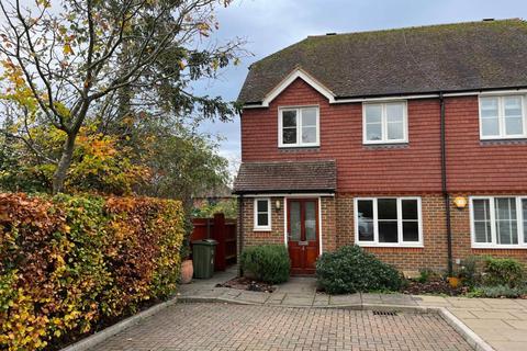 3 bedroom end of terrace house to rent, Queenhythe Crescent, Guildford GU4