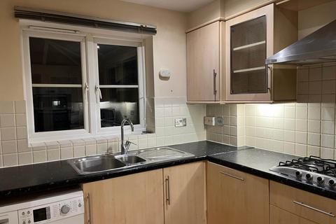 3 bedroom end of terrace house to rent, Queenhythe Crescent, Guildford GU4