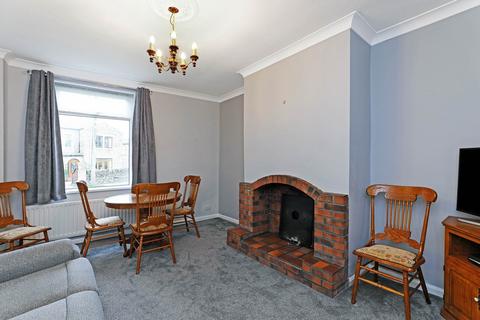 3 bedroom detached house to rent, Batley Road, Wakefield
