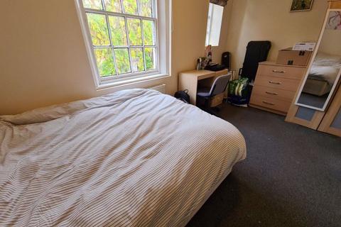 3 bedroom house to rent, 63a Victoria Road, Leeds LS6