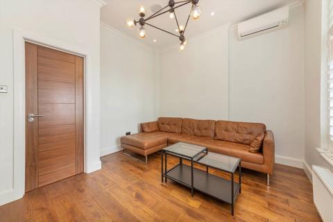 3 bedroom flat to rent, Chepstow Road, London W2