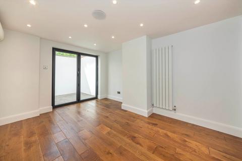 3 bedroom flat to rent, Chepstow Road, London W2