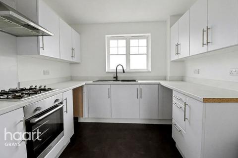 2 bedroom flat for sale, Caspian Way, Purfleet