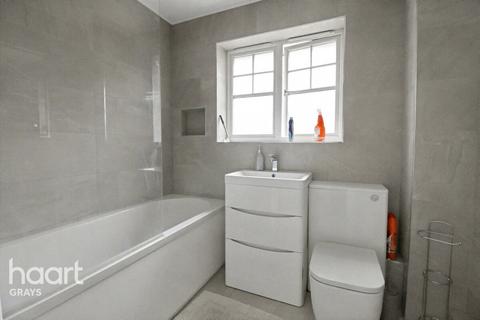 2 bedroom flat for sale, Caspian Way, Purfleet
