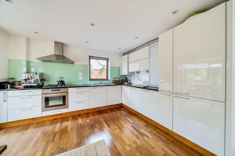 3 bedroom detached house for sale, Shilton Road, Carterton, Oxfordshire, OX18