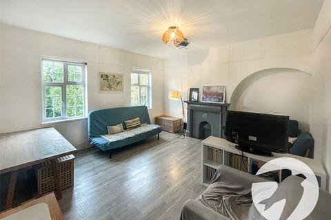 3 bedroom flat for sale, Well Hall Road, London, SE9