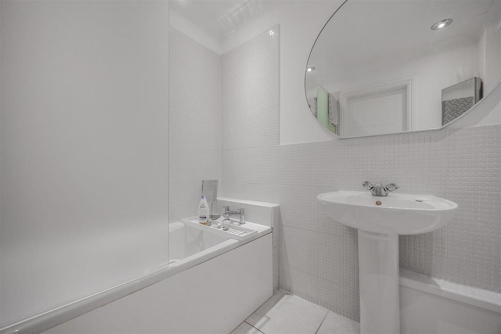 En Suite Bathroom