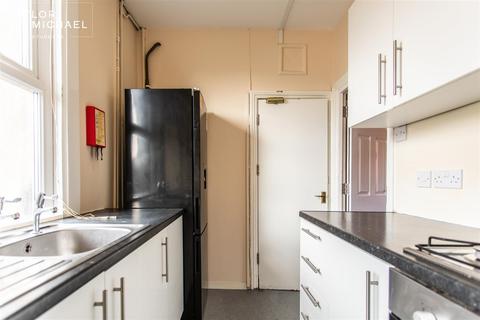 3 bedroom terraced house to rent, Grove Street, Brighton