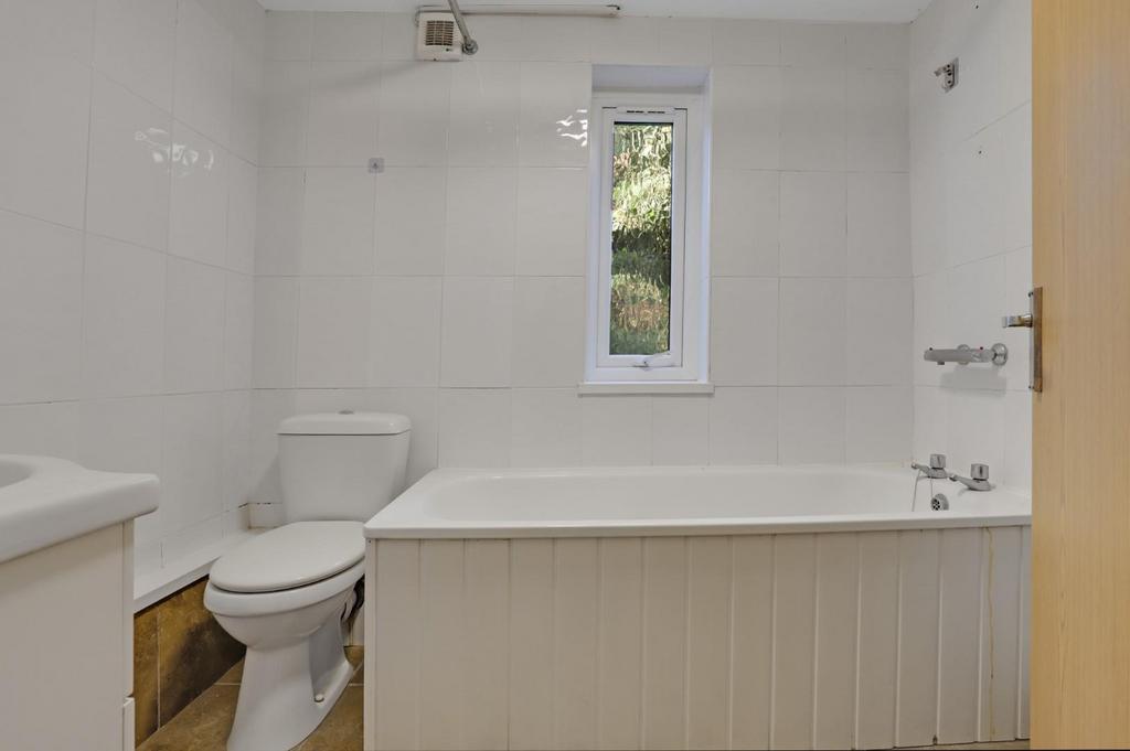 12-a4e0 JHProp Wpen - 3 Parish Lane - 14.jpg