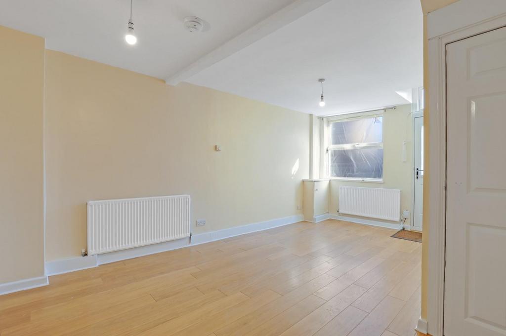03-458a JHProp Wpen - 3 Parish Lane - 32.jpg
