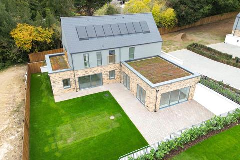 undefined, Toms Lane, Kings Langley, WD4