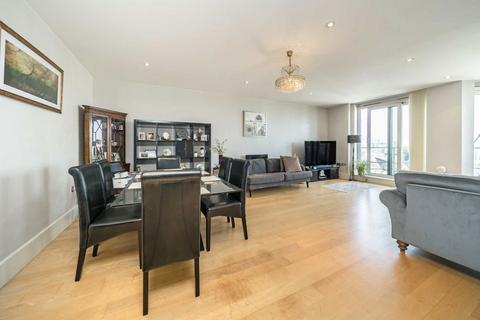 3 bedroom flat for sale, Juniper Drive, London SW18