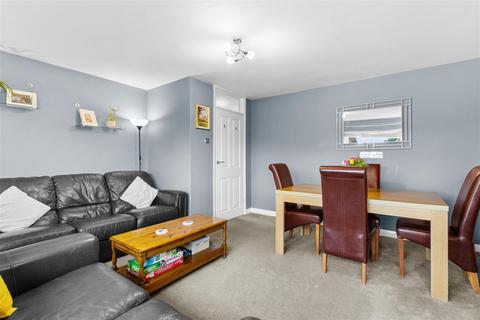 2 bedroom flat for sale, Hawks Town Crescent, Hailsham