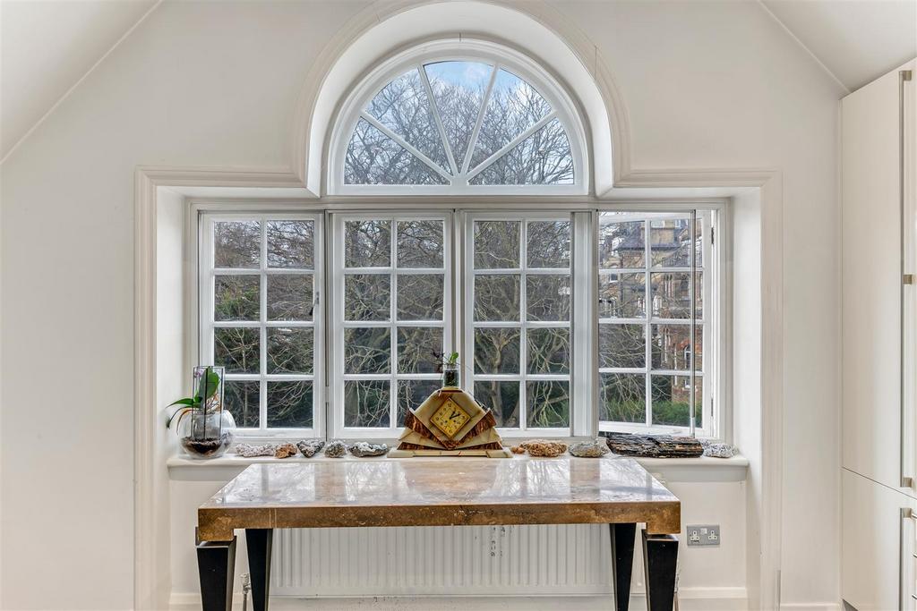 Lyndhurst Road 31 D-3.jpg