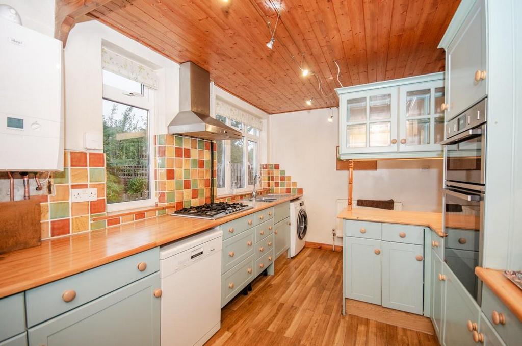 Kitchen pic 2.jpg