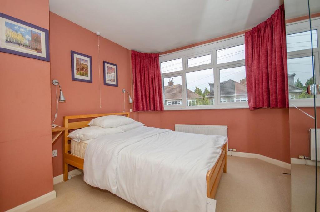 Bedroom 1.jpg