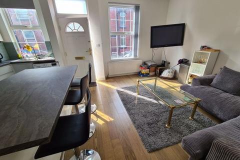 3 bedroom house to rent, Thornville View, Leeds LS6