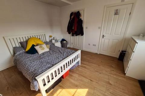 3 bedroom house to rent, Thornville View, Leeds LS6