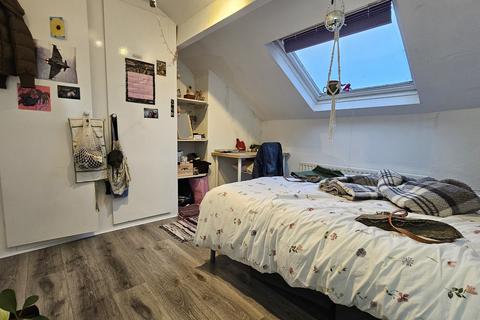 3 bedroom house to rent, Royal Park Road, Leeds LS6