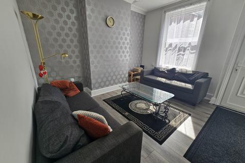 3 bedroom house to rent, Royal Park Road, Leeds LS6
