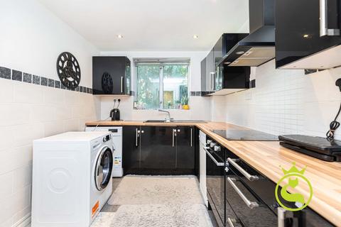 2 bedroom flat for sale, Surrey Road, Bournemouth BH4