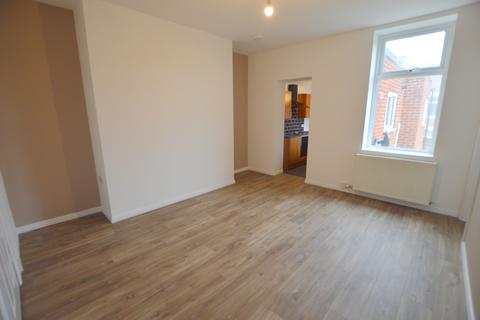 3 bedroom flat to rent, Norham Road, North Shields NE29