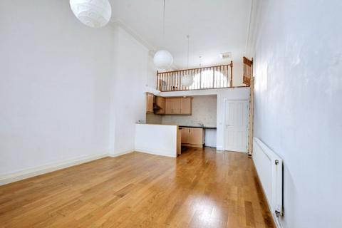 2 bedroom flat to rent, Derby Road, Long Eaton, NG10 4LA