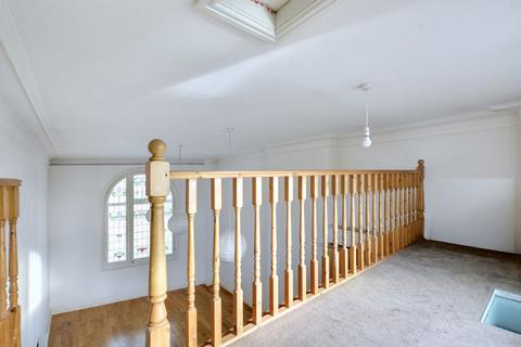2 bedroom flat to rent, Derby Road, Long Eaton, NG10 4LA