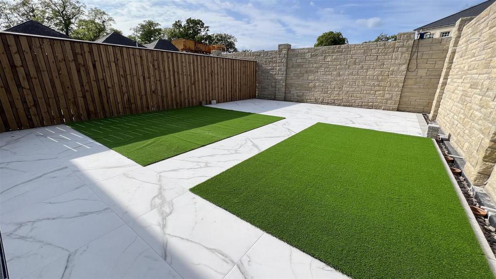 Catherines Wynd Plot 1 rear 1.jpg