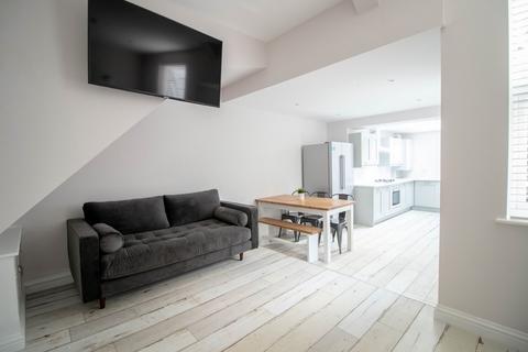 7 bedroom house to rent, Thornycroft Road, Liverpool L15
