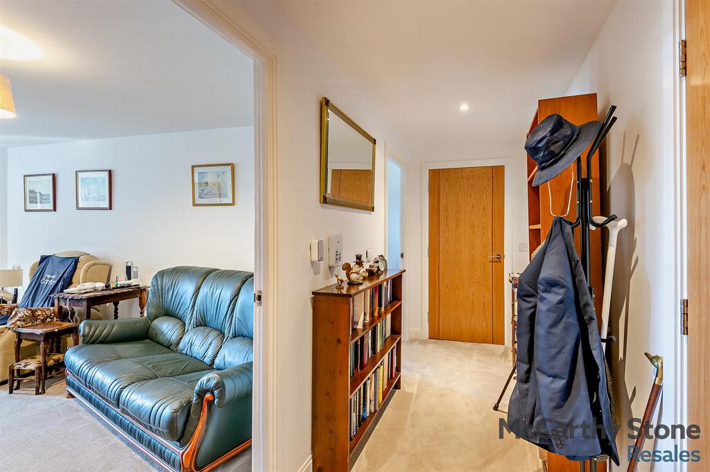 8665738-interior10-800.jpg