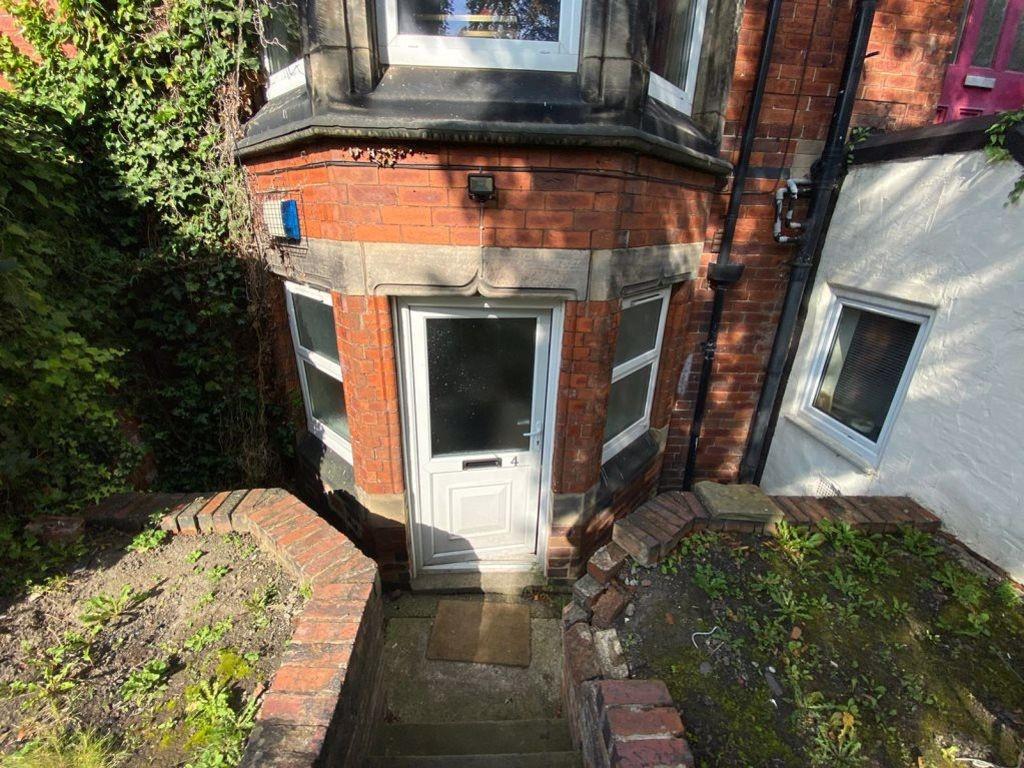 A charming view of the front exterior of a resi...