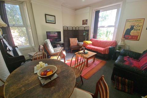 63c Victoria Road, Leeds LS6