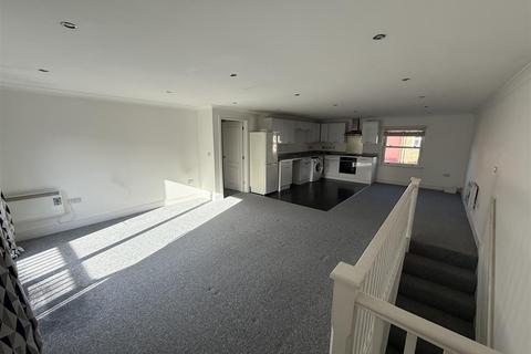 2 bedroom house share to rent, Rouse Way, Colchester CO1