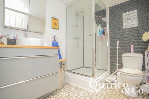 3 bedroom houseboat for sale, Point Road, Canvey Island, SS8