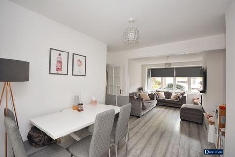 19 Birch Crescent, Hornchurch, RM11 2NN