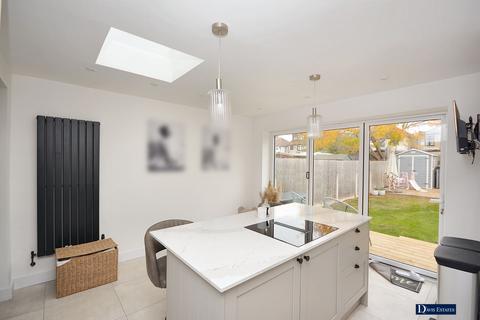 19 Birch Crescent, Hornchurch, RM11 2NN