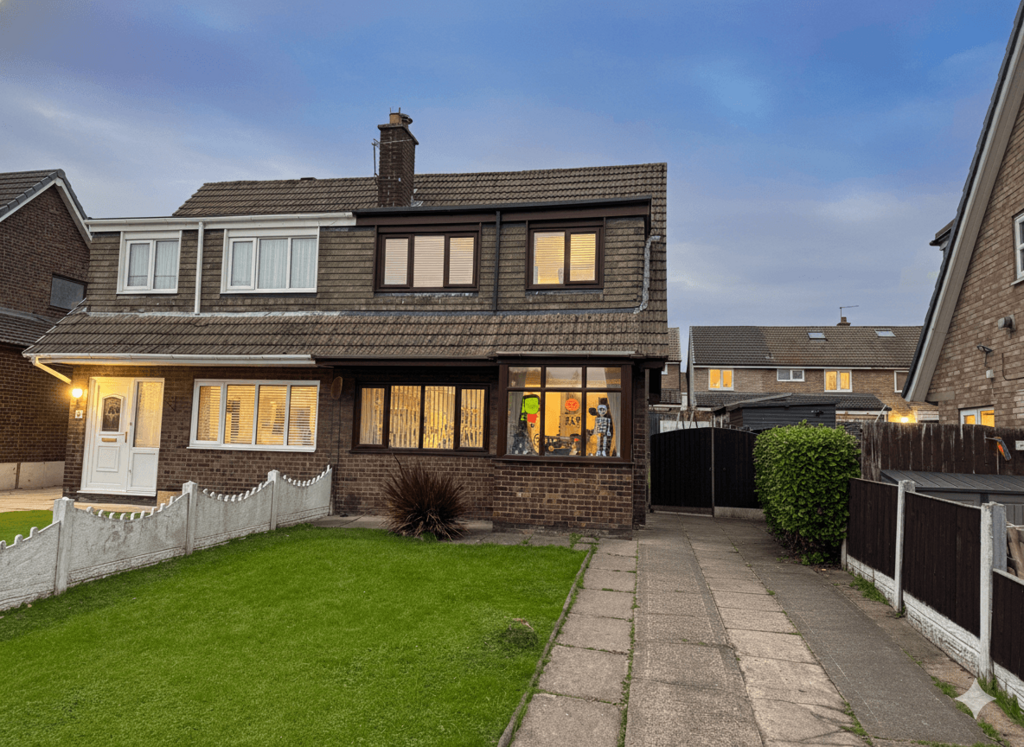 3 bed semi-detached house for sale Mersey Close,