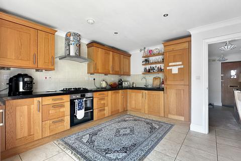 4 bedroom terraced house to rent, Baker Close, Huntingdon PE28