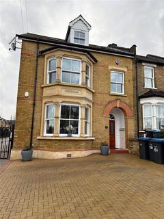 2 bedroom apartment to rent, Gordon Hill, Enfield, EN2
