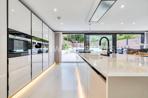 undefined, Reddings Close, Mill Hill, NW7