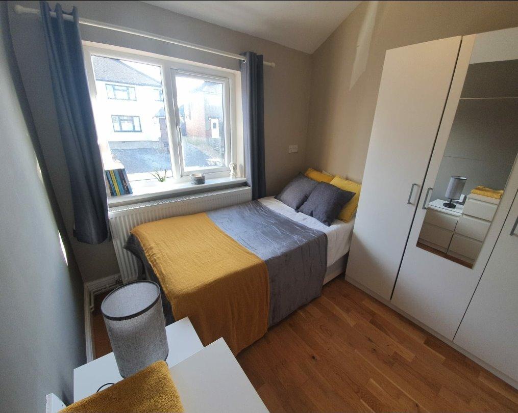 Furnished Room Let